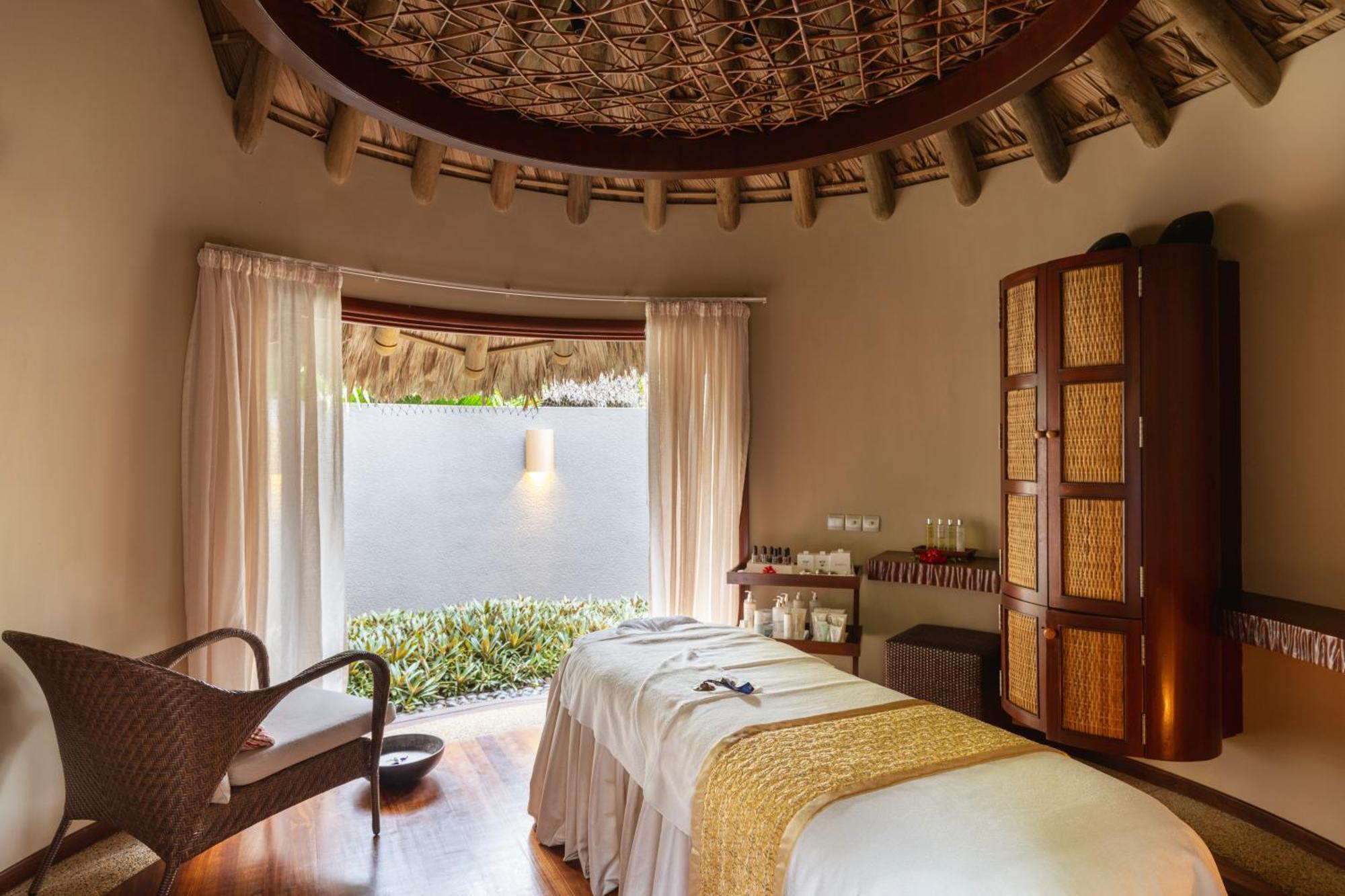 ホテル コンスタンスエペリア ポート・グロード エクステリア 写真 Spa at The Oberoi, Mauritius